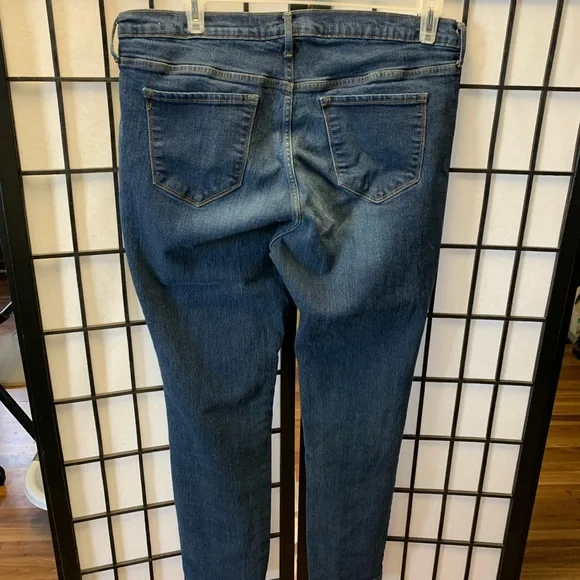 Old Navy size 16 tall jeans - Picture 2 of 4